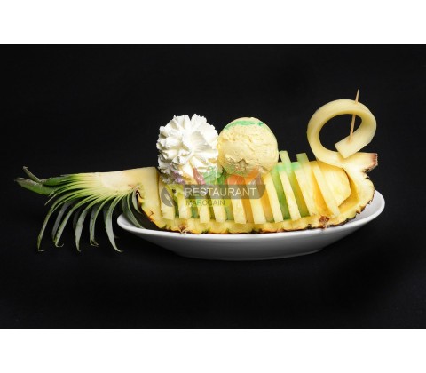 Ananas en pirogue à l'orientale